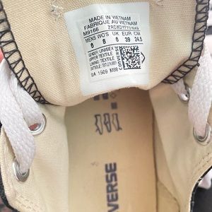 Converse W 8. Men 6 brand new worn once